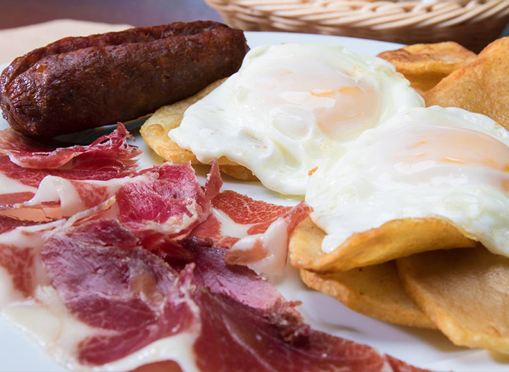 huevos-patatas-chorizo-iberico-breakfast