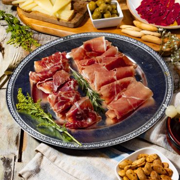 Delicias Selection is sliced and ready to enjoy